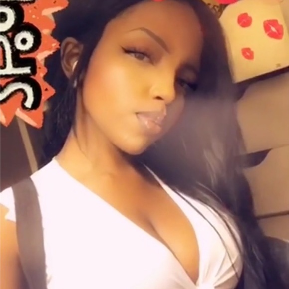 Meet your Posher, Beth - Picture 2 of 2